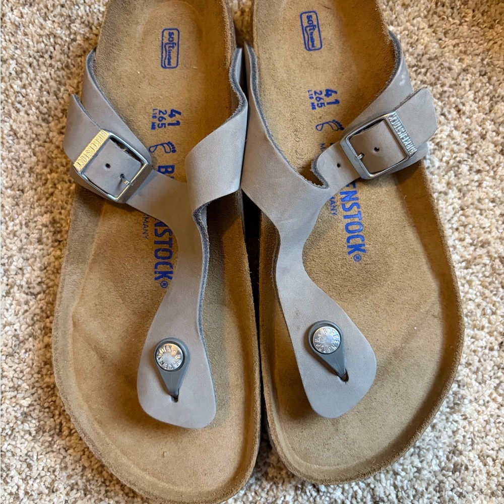 Birkenstock Gizeh Soft Footbed, Dove Gray Sandals with Buckle, NEW